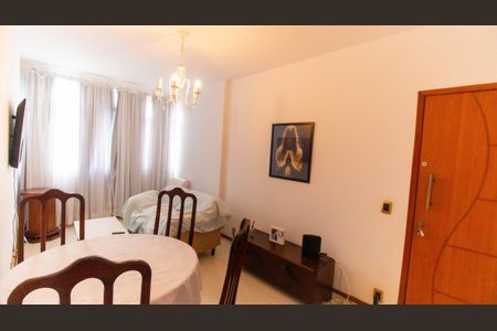 Apartamento à venda com 85m², 2 quartos e 1 vaga Apartamento à venda com 85m², 2 quartos e 1 vagaSala
