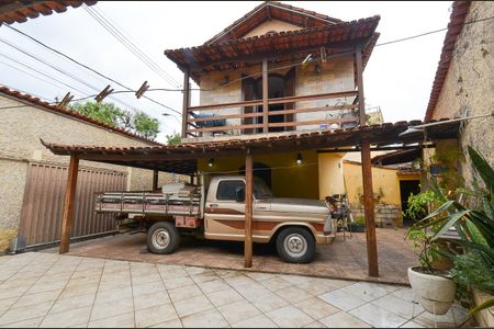 Casa à venda com 238m², 3 quartos e 3 vagasGaragem