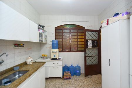 Casa à venda com 238m², 3 quartos e 3 vagasCozinha