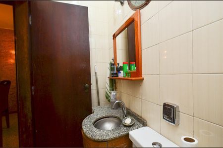 Casa à venda com 238m², 3 quartos e 3 vagasLavabo