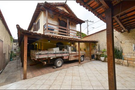Casa à venda com 238m², 3 quartos e 3 vagasGaragem