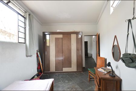 Casa à venda com 238m², 3 quartos e 3 vagasQuarto Edícula