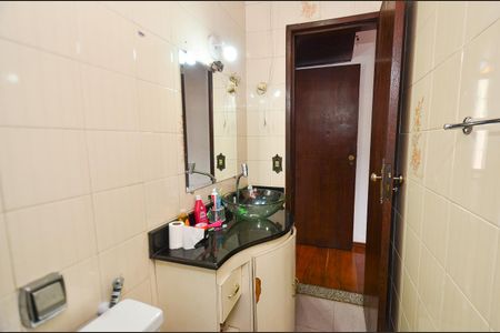 Casa à venda com 238m², 3 quartos e 3 vagasBanheiro