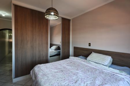 Casa à venda com 207m², 3 quartos e 4 vagas Casa à venda com 207m², 3 quartos e 4 vagasSuite