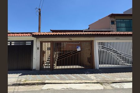 Casa à venda com 207m², 3 quartos e 4 vagas Casa à venda com 207m², 3 quartos e 4 vagasFachada + plaquinha