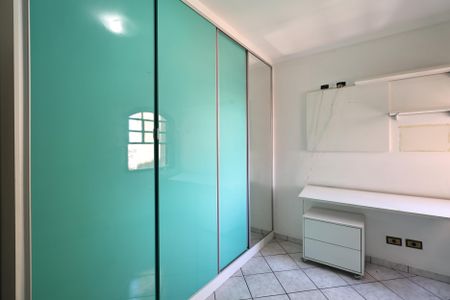 Casa à venda com 207m², 3 quartos e 4 vagas Casa à venda com 207m², 3 quartos e 4 vagasQuarto 2