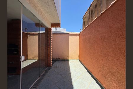 Casa à venda com 207m², 3 quartos e 4 vagas Casa à venda com 207m², 3 quartos e 4 vagasQuintal