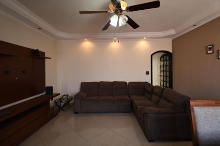 Casa à venda com 207m², 3 quartos e 4 vagas Casa à venda com 207m², 3 quartos e 4 vagasSala