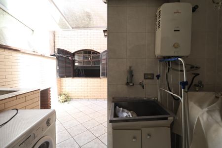 Casa à venda com 207m², 3 quartos e 4 vagas Casa à venda com 207m², 3 quartos e 4 vagasLavanderia