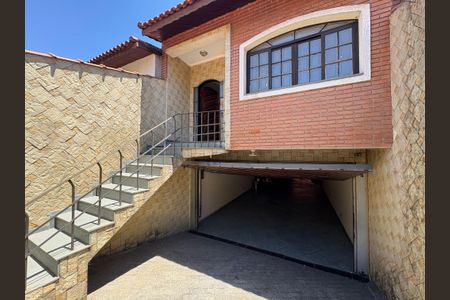Casa à venda com 207m², 3 quartos e 4 vagas Casa à venda com 207m², 3 quartos e 4 vagasGaragem