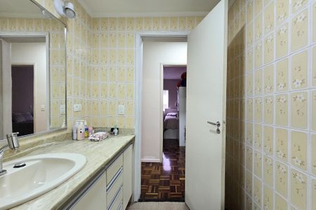 Apartamento à venda com 98m², 3 quartos e 1 vaga Apartamento à venda com 98m², 3 quartos e 1 vagaBanheiro Social