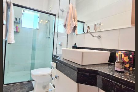 Casa de condomínio à venda com 214m², 3 quartos e 2 vagasBanheiro Social