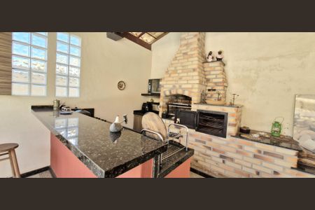 Casa de condomínio à venda com 214m², 3 quartos e 2 vagasÁrea comum - Churrasqueira