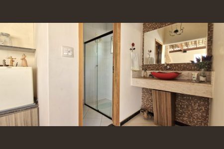 Casa de condomínio à venda com 214m², 3 quartos e 2 vagasBanheiro da Área comum