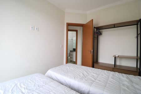 Quarto 1 de apartamento para alugar com 2 quartos, 55m² em Santa Mônica, Uberlândia