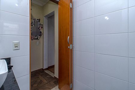 Casa à venda com 115m², 2 quartos e 4 vagasBanheiro da Suíte