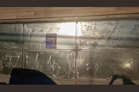 Casa à venda com 183m², 3 quartos e 2 vagas Casa à venda com 183m², 3 quartos e 2 vagasFachada