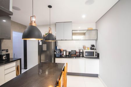 Casa à venda com 183m², 3 quartos e 2 vagas Casa à venda com 183m², 3 quartos e 2 vagasCozinha