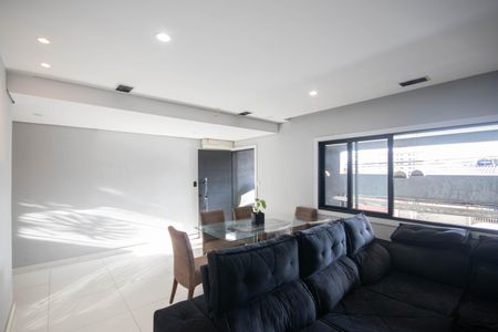 Casa à venda com 183m², 3 quartos e 2 vagas Casa à venda com 183m², 3 quartos e 2 vagasSala