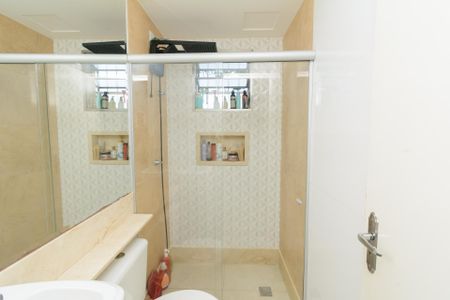 Banheiro de apartamento à venda com 2 quartos, 53m² em Santa Maria, Contagem