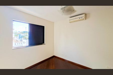 Apartamento à venda com 280m², 4 quartos e 7 vagasQuarto 2