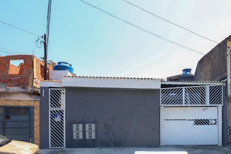 Casa para alugar com 45m², 1 quarto e 1 vaga Casa para alugar com 45m², 1 quarto e 1 vagaFachada