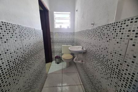 Banheiro de casa para alugar com 1 quarto, 30m² em Jardim Ana Rosa, São Paulo