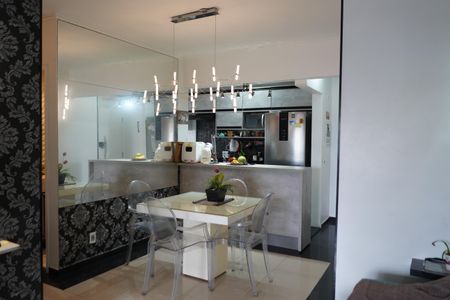 Sala de apartamento à venda com 3 quartos, 74m² em Vila Bertioga, São Paulo
