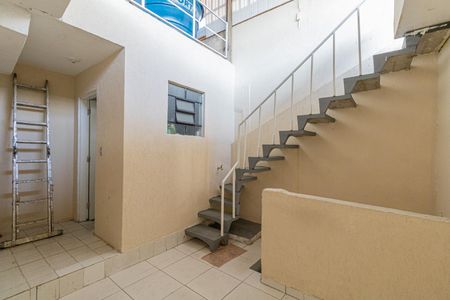 Casa para alugar com 160m², 3 quartos e 1 vagaEscada