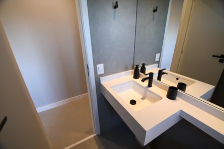 Apartamento à venda com 67m², 2 quartos e 2 vagasBanheiro da Suíte
