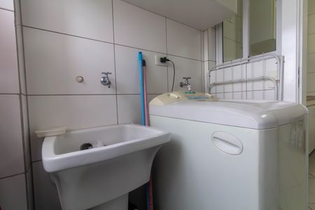 Apartamento para alugar com 74m², 2 quartos e 1 vagaÁrea de Serviço