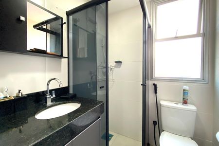 Apartamento à venda com 90m², 2 quartos e 2 vagas Apartamento à venda com 90m², 2 quartos e 2 vagasBanheiro da Suíte