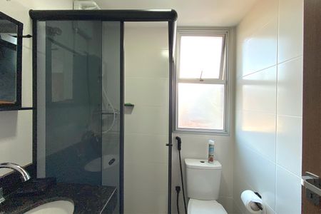 Apartamento à venda com 90m², 2 quartos e 2 vagas Apartamento à venda com 90m², 2 quartos e 2 vagasBanheiro da Suíte