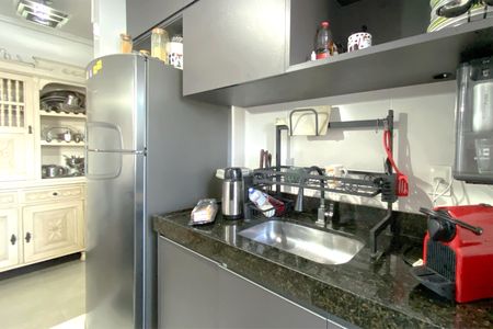 Apartamento à venda com 90m², 2 quartos e 2 vagas Apartamento à venda com 90m², 2 quartos e 2 vagasCozinha