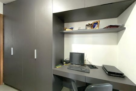 Corredor de apartamento à venda com 2 quartos, 90m² em Nova Floresta, Belo Horizonte