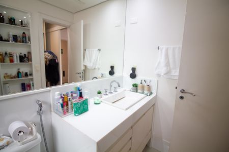Apartamento à venda com 116m², 3 quartos e 2 vagasBanheiro da Suíte