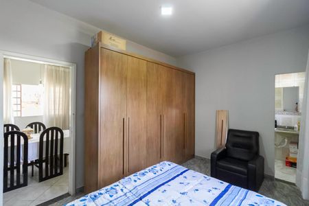 Casa à venda com 437m², 3 quartos e 4 vagas Casa à venda com 437m², 3 quartos e 4 vagasSuíte 1