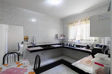 Casa à venda com 437m², 3 quartos e 4 vagas Casa à venda com 437m², 3 quartos e 4 vagasCozinha