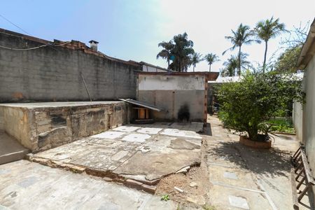 Casa à venda com 437m², 3 quartos e 4 vagas Casa à venda com 437m², 3 quartos e 4 vagasQuintal
