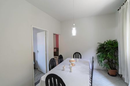 Casa à venda com 437m², 3 quartos e 4 vagas Casa à venda com 437m², 3 quartos e 4 vagasCopa