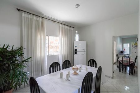 Casa à venda com 437m², 3 quartos e 4 vagas Casa à venda com 437m², 3 quartos e 4 vagasCopa