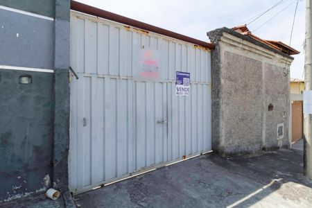 Casa à venda com 437m², 3 quartos e 4 vagas Casa à venda com 437m², 3 quartos e 4 vagasFachada