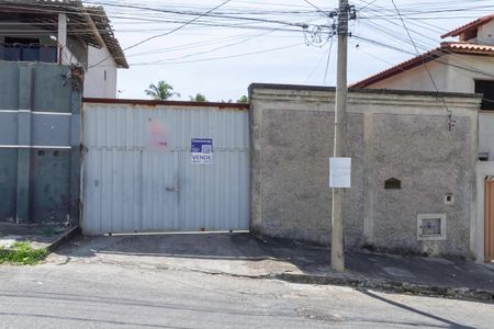 Casa à venda com 437m², 3 quartos e 4 vagas Casa à venda com 437m², 3 quartos e 4 vagasFachada