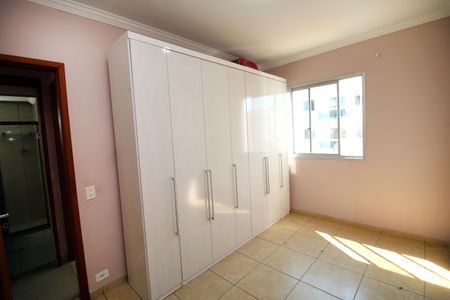 Apartamento à venda com 68m², 2 quartos e 1 vagaQuarto 2