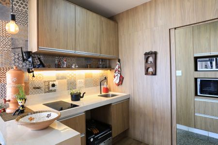 Sala de apartamento à venda com 4 quartos, 180m² em Sagrada Família, Belo Horizonte