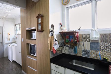 Apartamento à venda com 180m², 4 quartos e 2 vagas Apartamento à venda com 180m², 4 quartos e 2 vagasCozinha