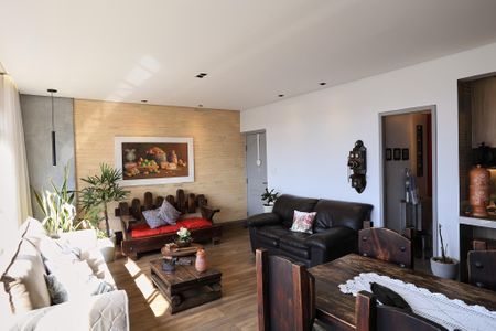 Apartamento à venda com 180m², 4 quartos e 2 vagas Apartamento à venda com 180m², 4 quartos e 2 vagasSala