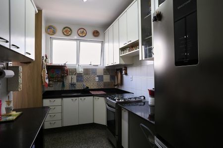 Apartamento à venda com 180m², 4 quartos e 2 vagas Apartamento à venda com 180m², 4 quartos e 2 vagasCozinha