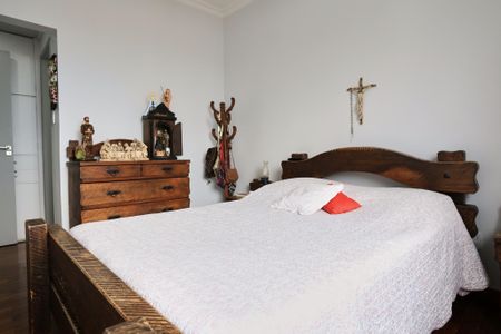 Apartamento à venda com 180m², 4 quartos e 2 vagas Apartamento à venda com 180m², 4 quartos e 2 vagasSuíte