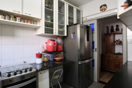 Apartamento à venda com 180m², 4 quartos e 2 vagas Apartamento à venda com 180m², 4 quartos e 2 vagasCozinha
